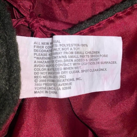 Festive Christmas Tree Skirt with Santa Train Design - Picture 5 of 5